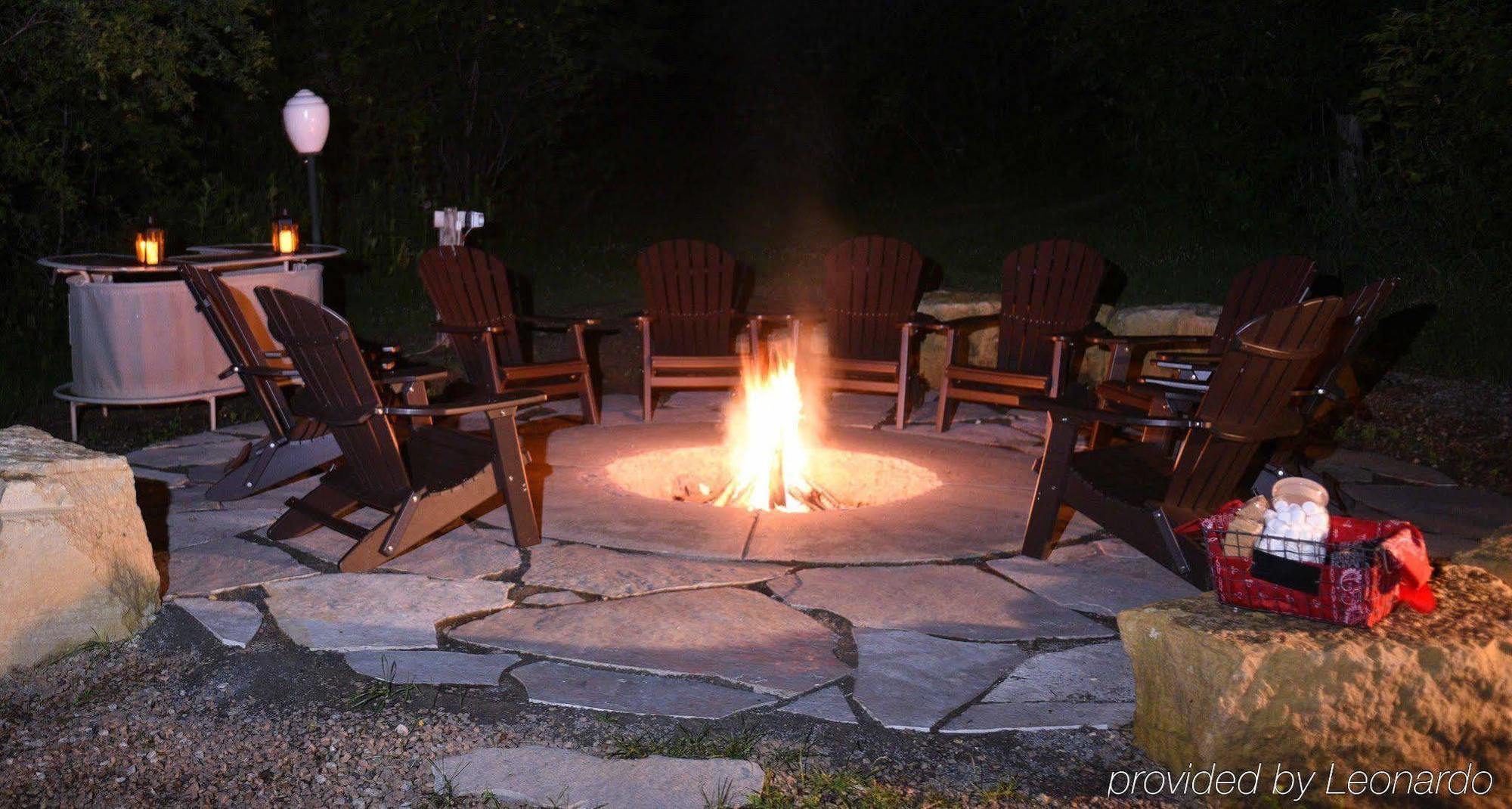 Hotel Oak Ridge à Chaska Extérieur photo