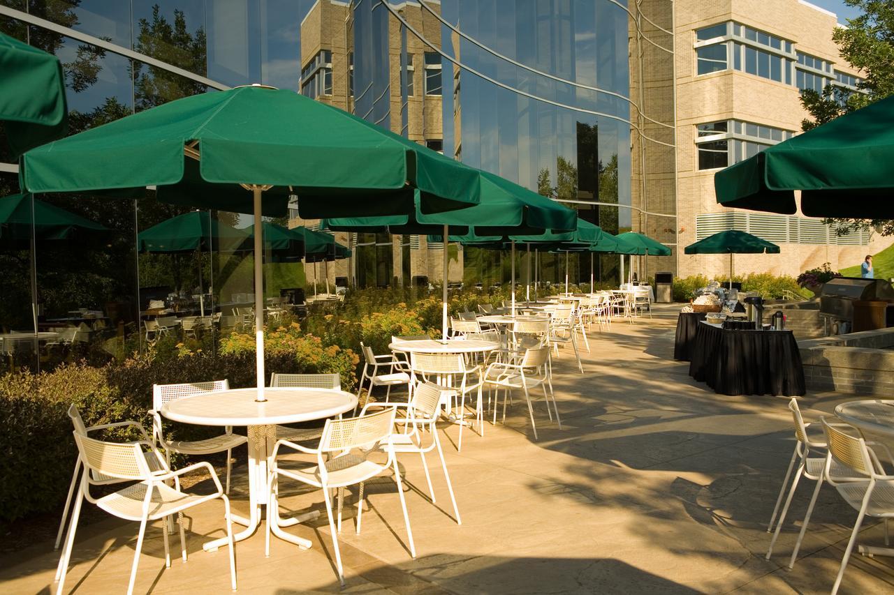 Hotel Oak Ridge à Chaska Extérieur photo