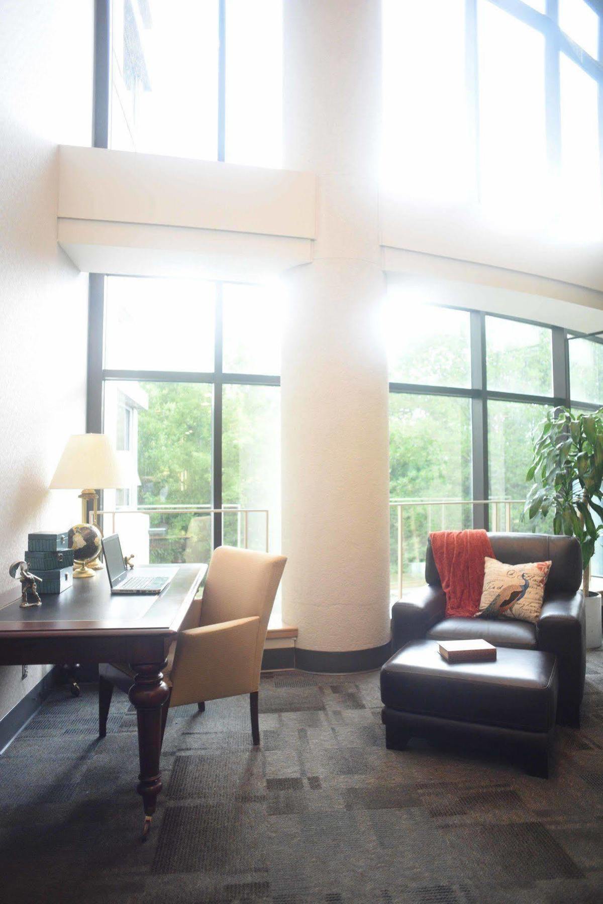 Hotel Oak Ridge à Chaska Extérieur photo