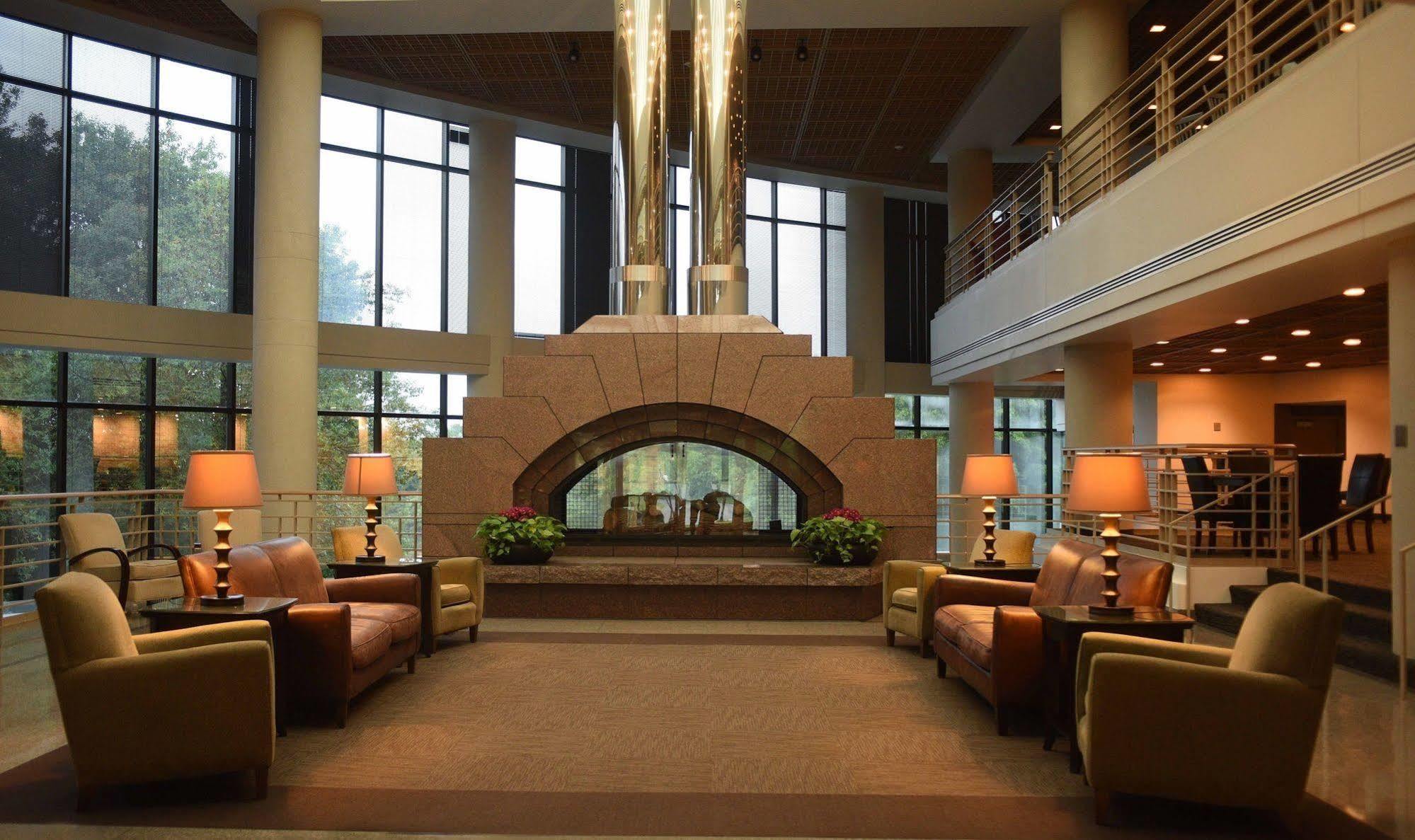 Hotel Oak Ridge à Chaska Extérieur photo