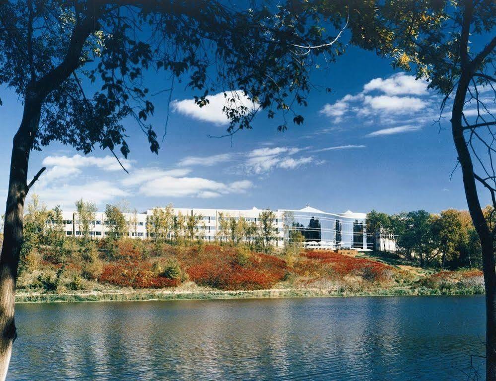 Hotel Oak Ridge à Chaska Extérieur photo